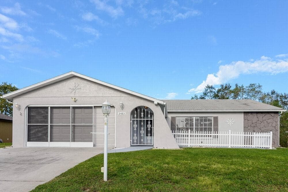 2483 AMHERST AVENUE SPRING HILL, FL 34609
