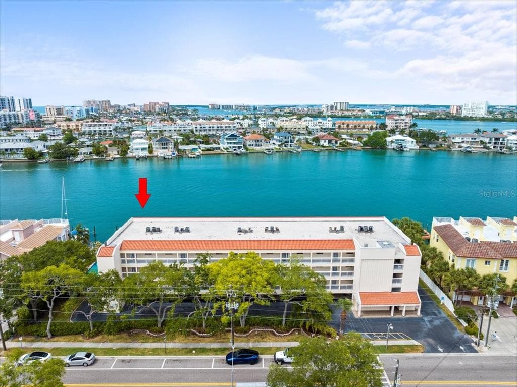 640 BAYWAY BOULEVARD UNIT 101 CLEARWATER BEACH, FL 33767