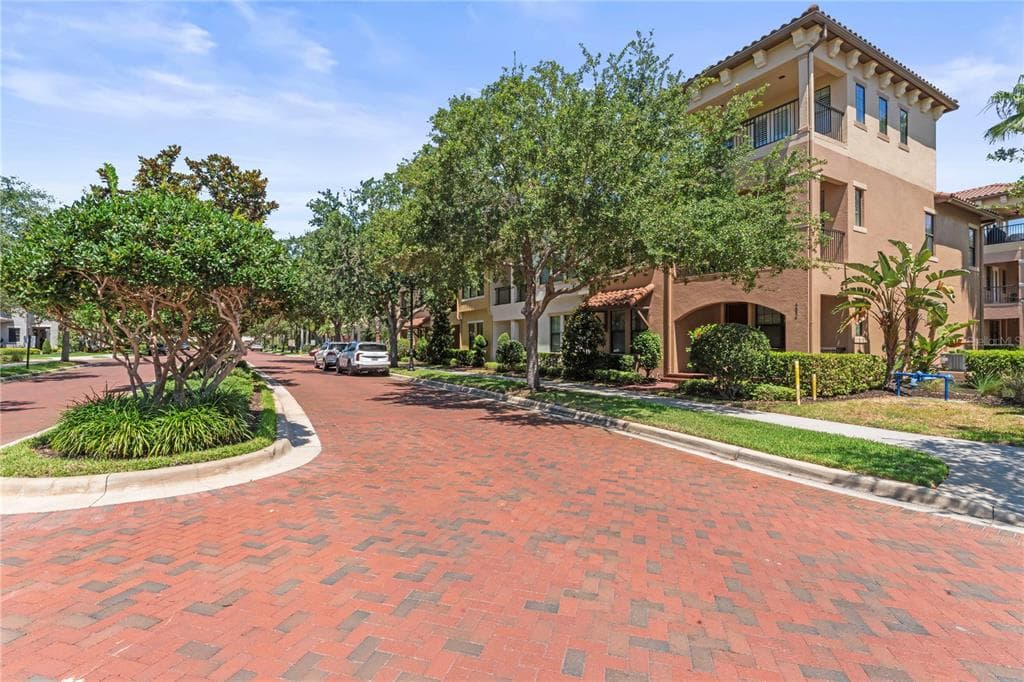 4882 YACHT CLUB DRIVE TAMPA, FL 33616