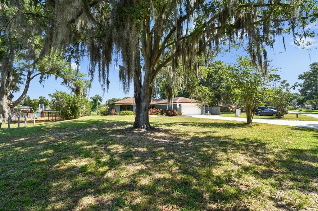 3535 LAKE BREEZE DRIVE