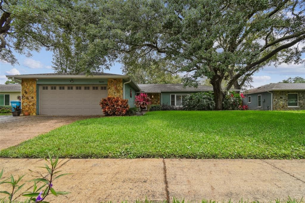 9691 123RD WAY SEMINOLE, FL 33772