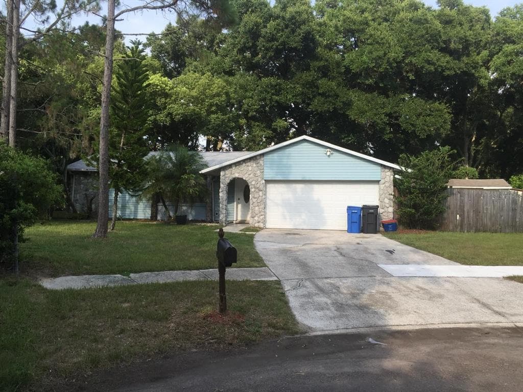 322 BLACK OAK COURT SEFFNER, FL 33584