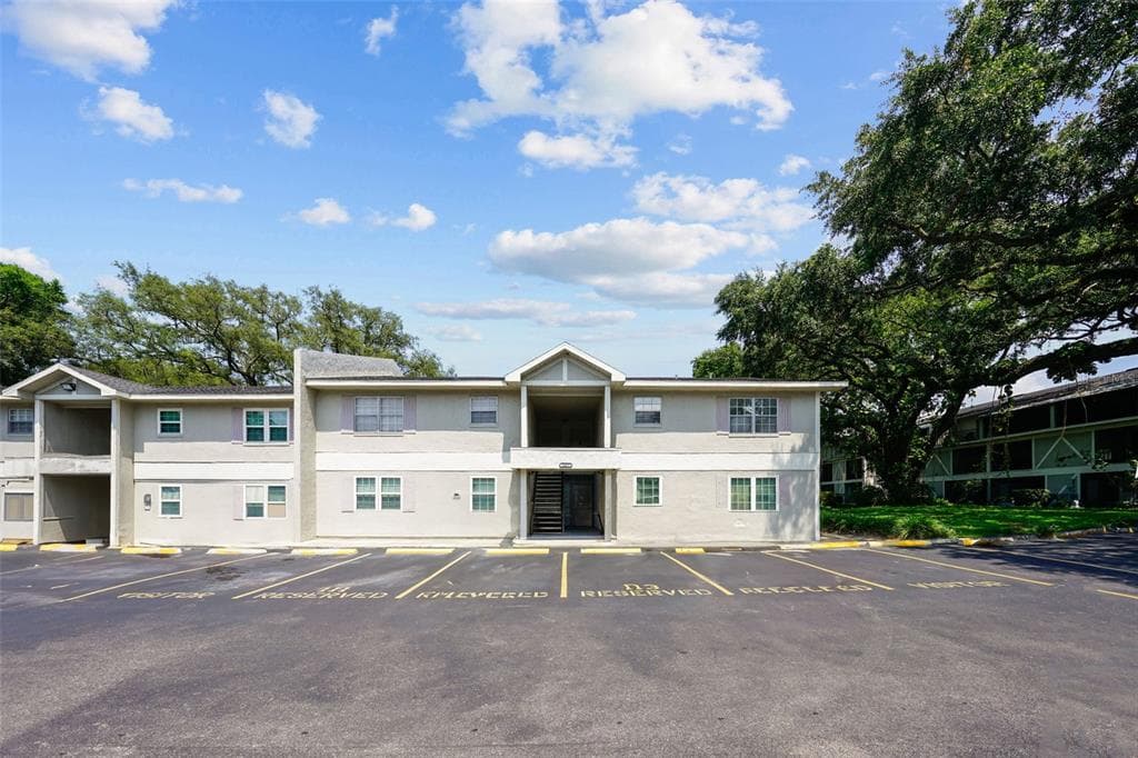 14472 REUTER STRASSE CIRCLE UNIT 404 TAMPA, FL 33613