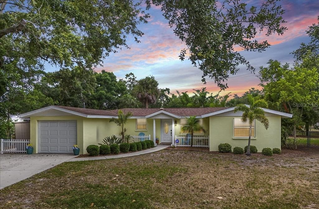 2717 SILVER KING WAY SARASOTA, FL 34231