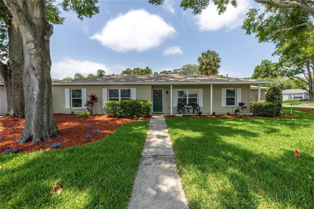 3706 THORNWOOD DRIVE TAMPA, FL 33618