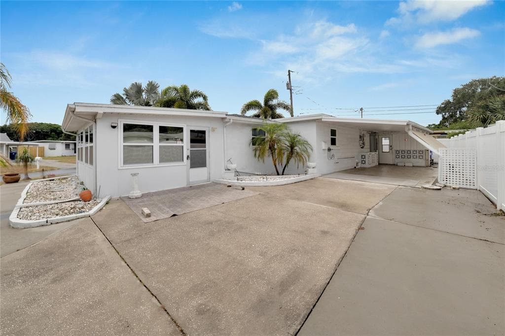 12093 104 LANE LARGO, FL 33773