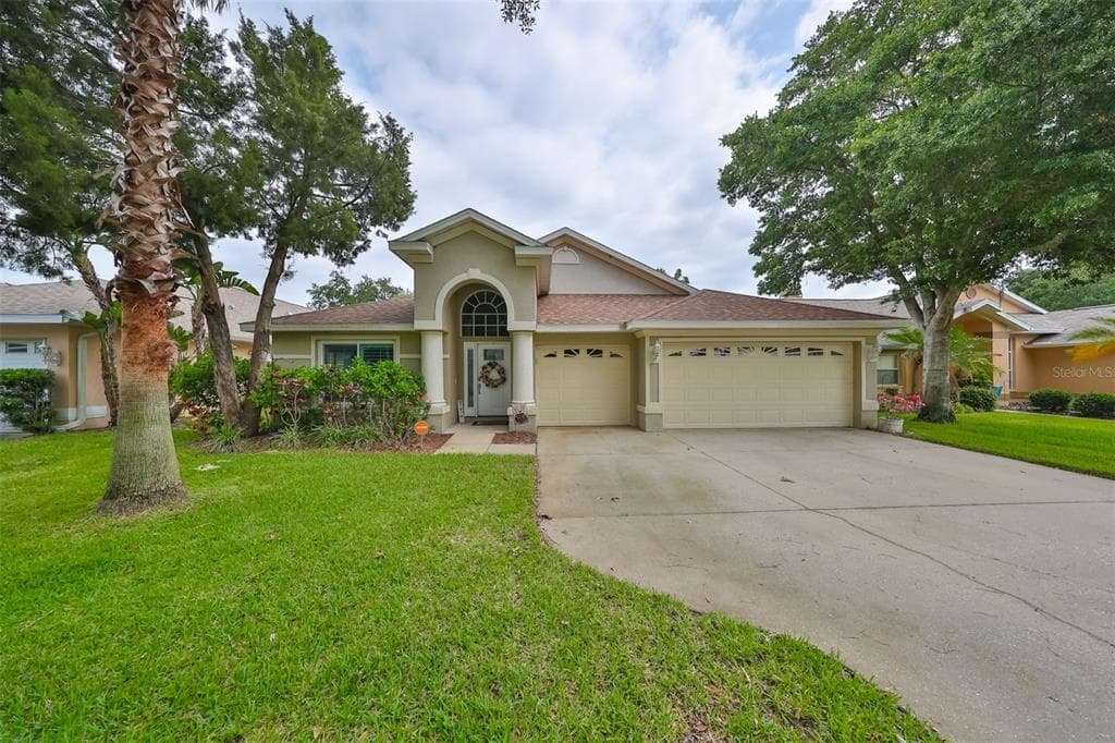1277 SALT LAKE DRIVE TARPON SPRINGS, FL 34689