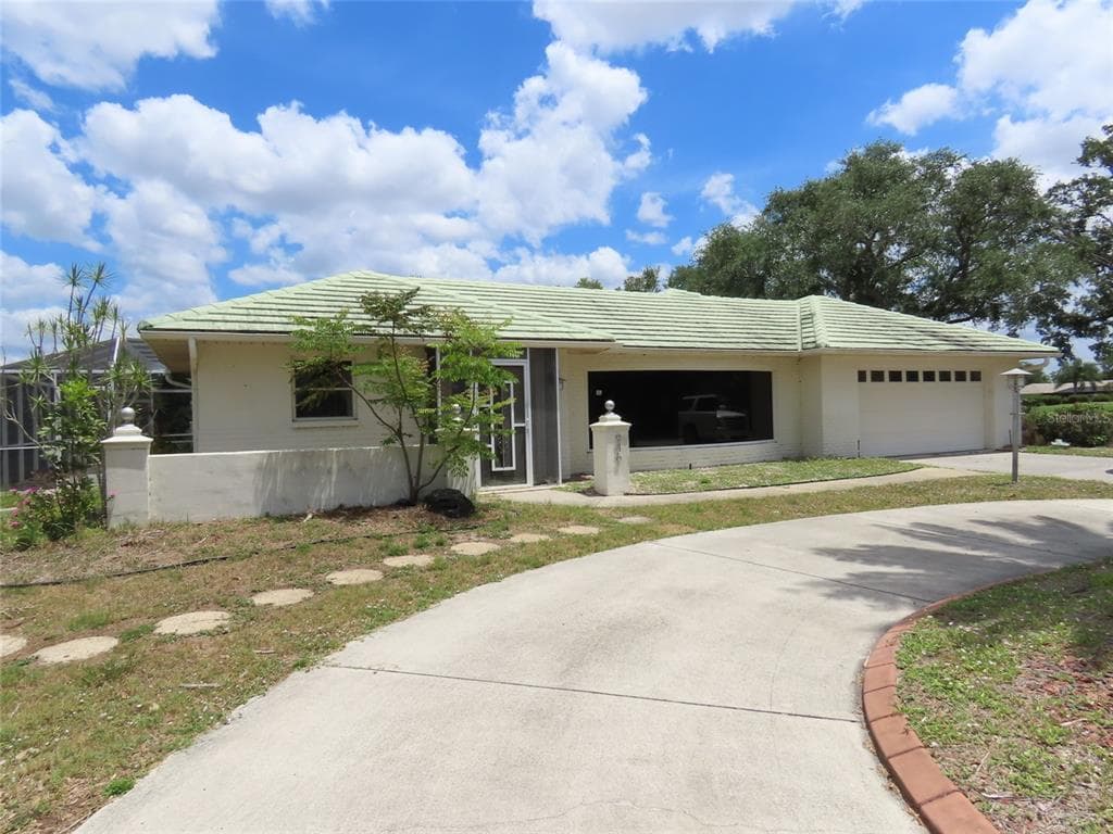 946 SKLAR DRIVE W VENICE, FL 34293