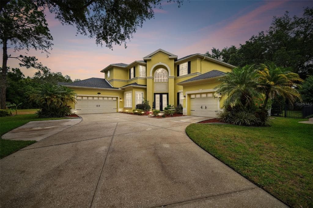 2102 CHESTNUT FOREST DRIVE TAMPA, FL 33618