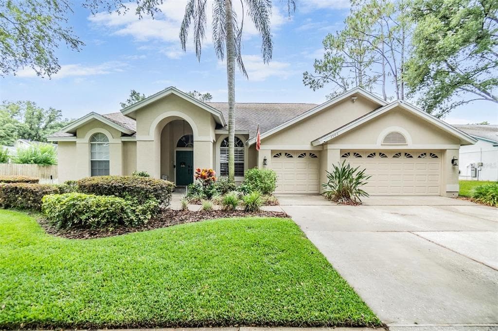 3906 BLUE MAIDENCANE PLACE VALRICO, FL 33596