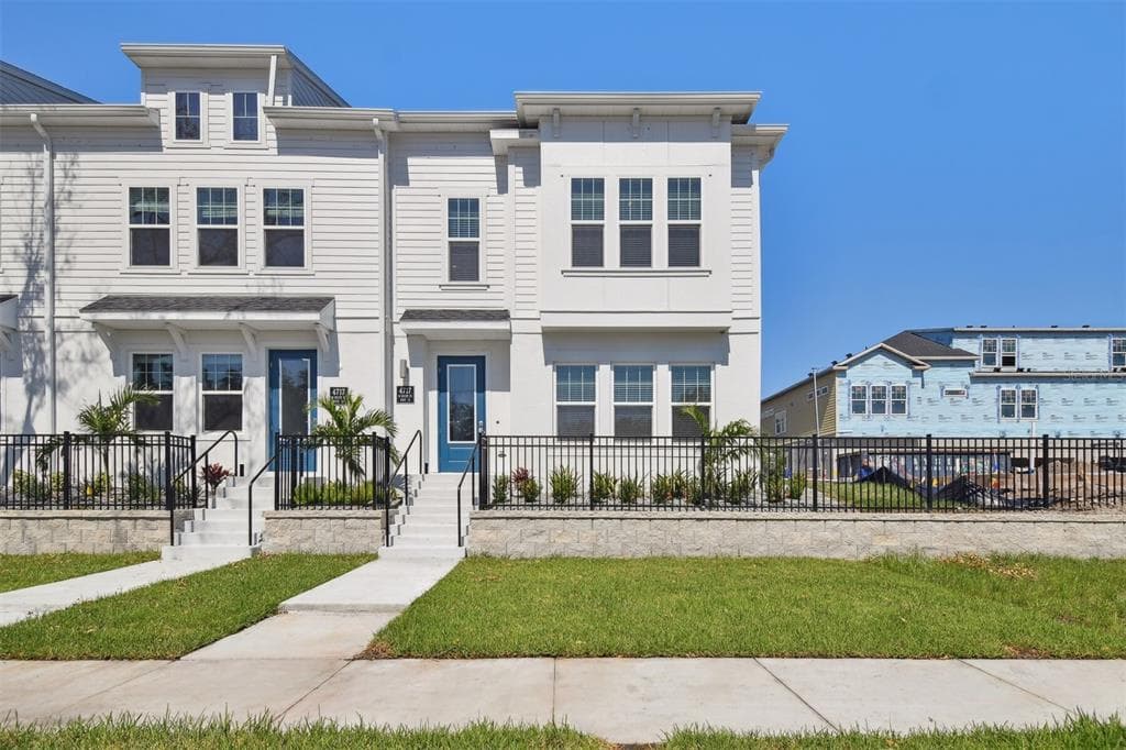 4717 W MCCOY STREET UNIT 12 TAMPA, FL 33616