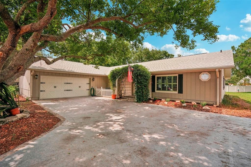 315 MANATEE DRIVE RUSKIN, FL 33570