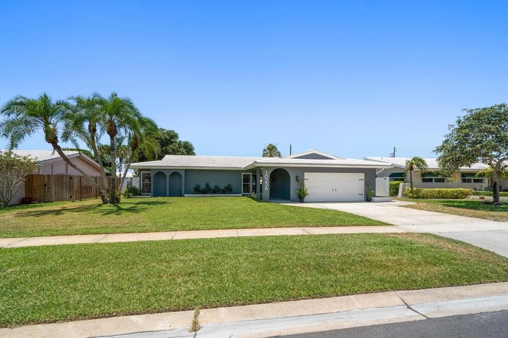 10236 MONARCH DRIVE LARGO, FL 33774