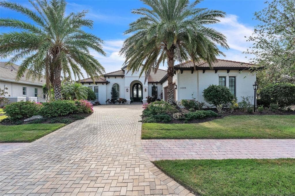 15908 CASTLE PARK TERRACE LAKEWOOD RANCH, FL 34202