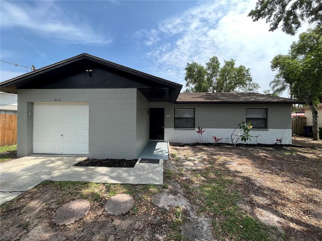 2113 W BARCLAY ROAD TAMPA, FL 33612