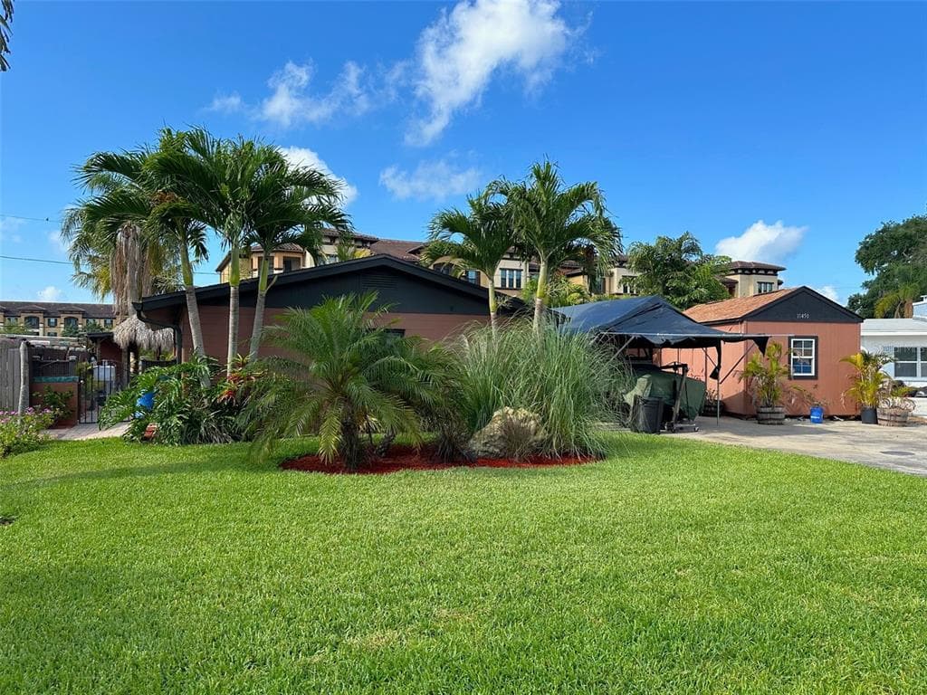 10450 50TH AVENUE CIRCLE N ST PETERSBURG, FL 33708