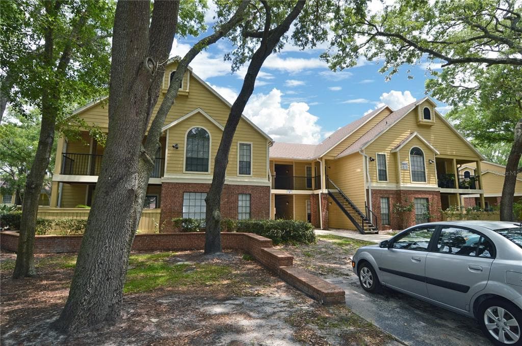 8605 MALLARD RESERVE DRIVE UNIT 204 TAMPA, FL 33614
