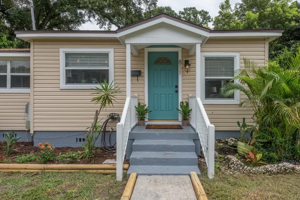 811 W PENINSULAR STREET TAMPA, FL 33603