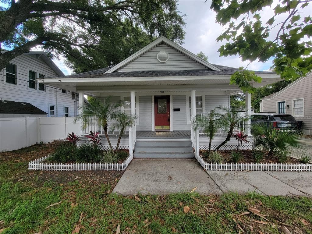 204 E JEAN STREET TAMPA, FL 33604