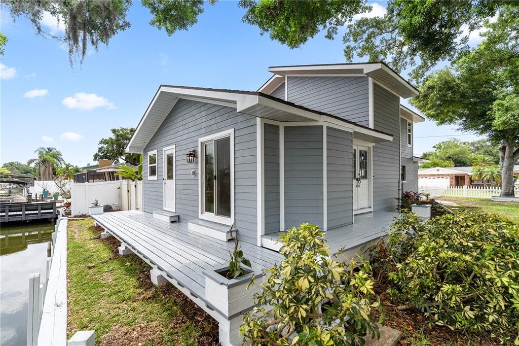22 CYPRESS DRIVE