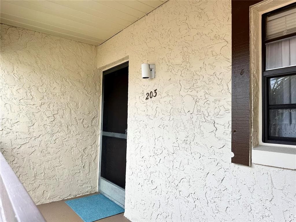 2400 WINDING CREEK BOULEVARD UNIT 12-203 CLEARWATER, FL 33761