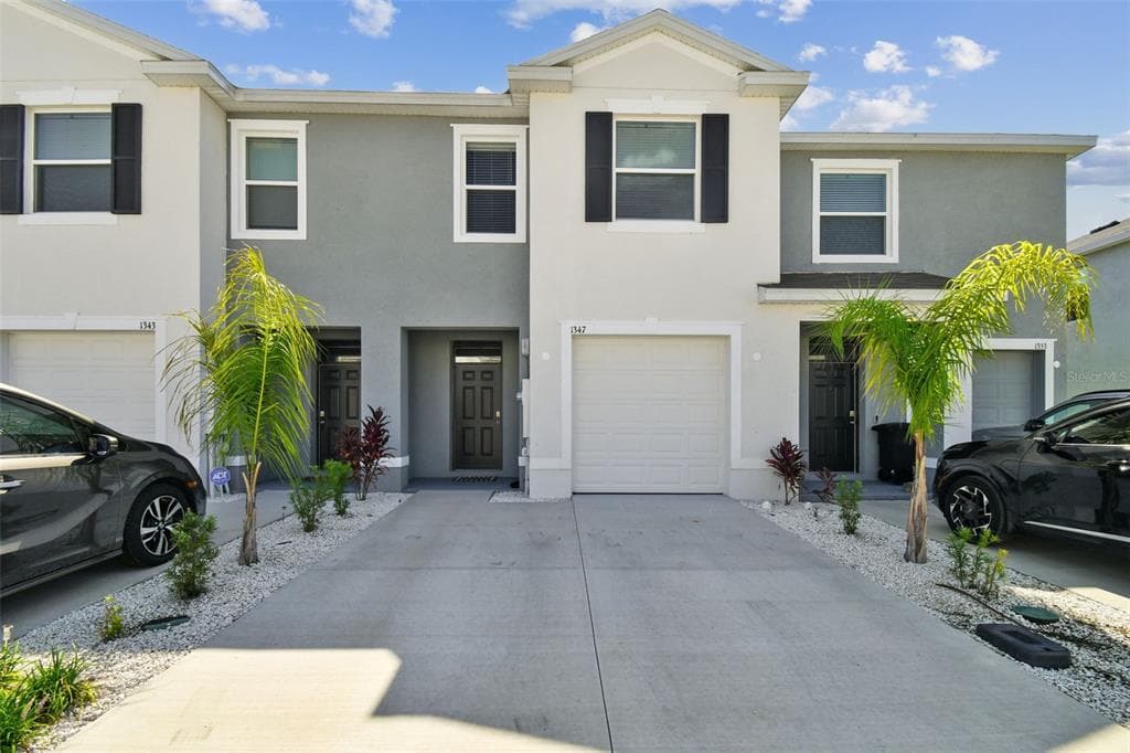 1347 COLT CREEK PLACE WESLEY CHAPEL, FL 33543