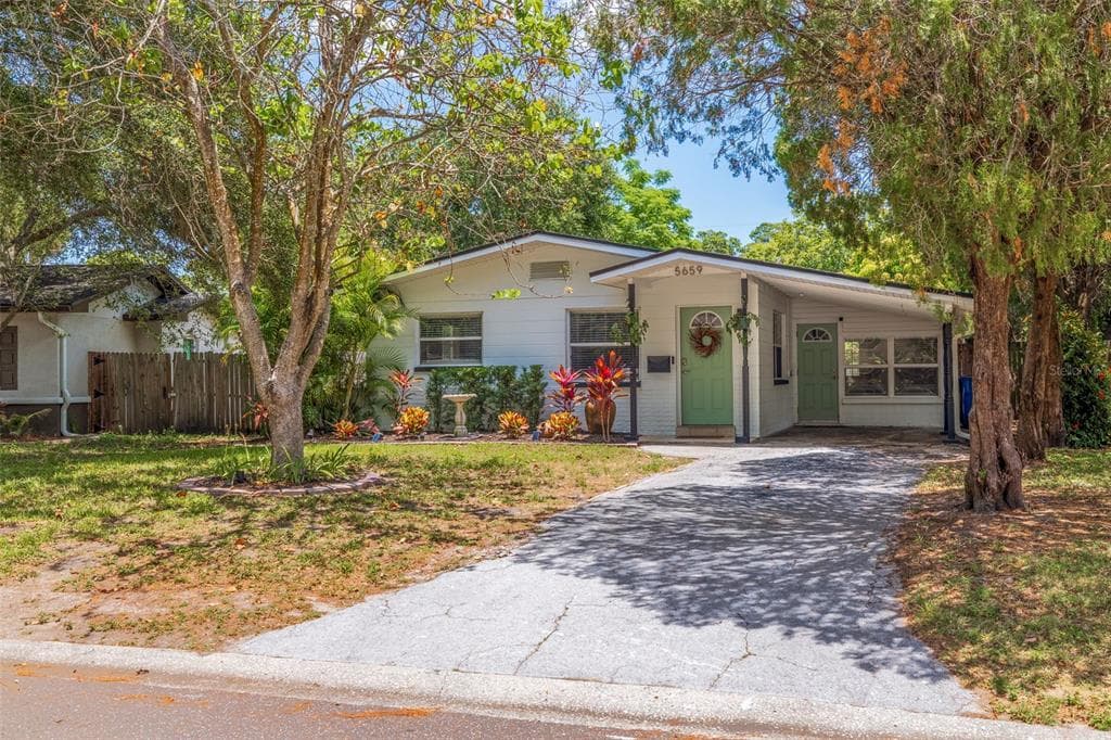 5659 KELLY DRIVE N ST PETERSBURG, FL 33703
