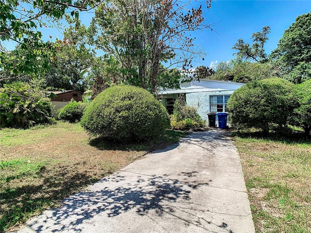2317 CARROLL GROVE DRIVE TAMPA, FL 33612