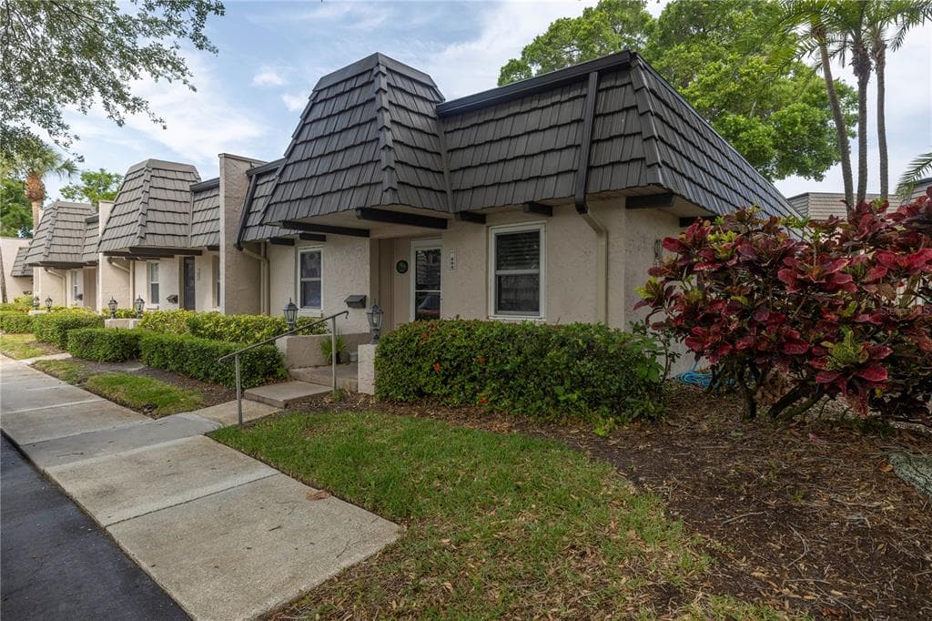 808 CORDOVA GREEN SEMINOLE, FL 33777
