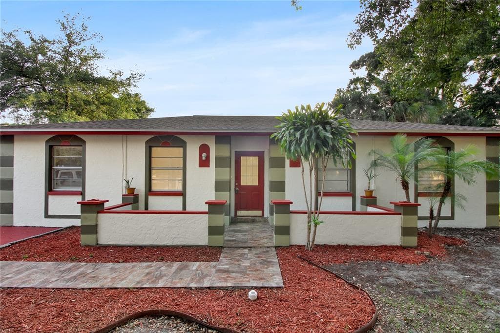 3215 DEERFIELD DRIVE TAMPA, FL 33619