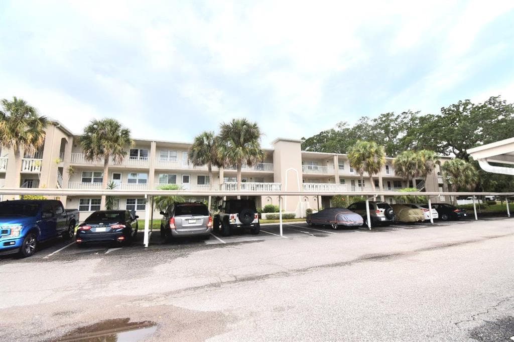 841 PATRICIA AVENUE UNIT 301 DUNEDIN, FL 34698