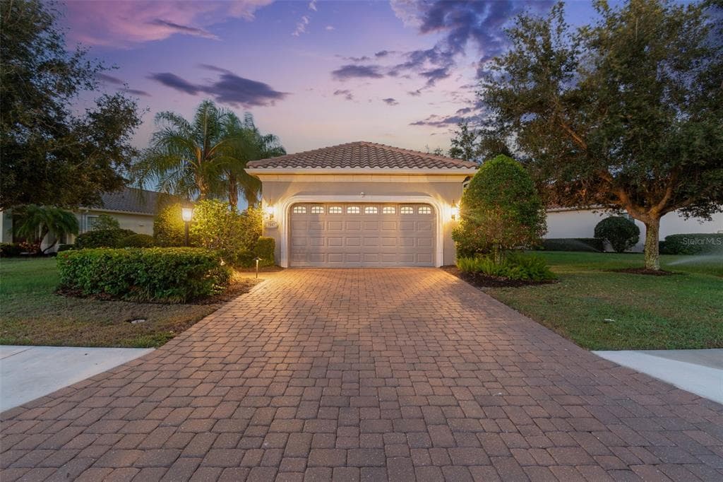 7147 WESTHILL COURT