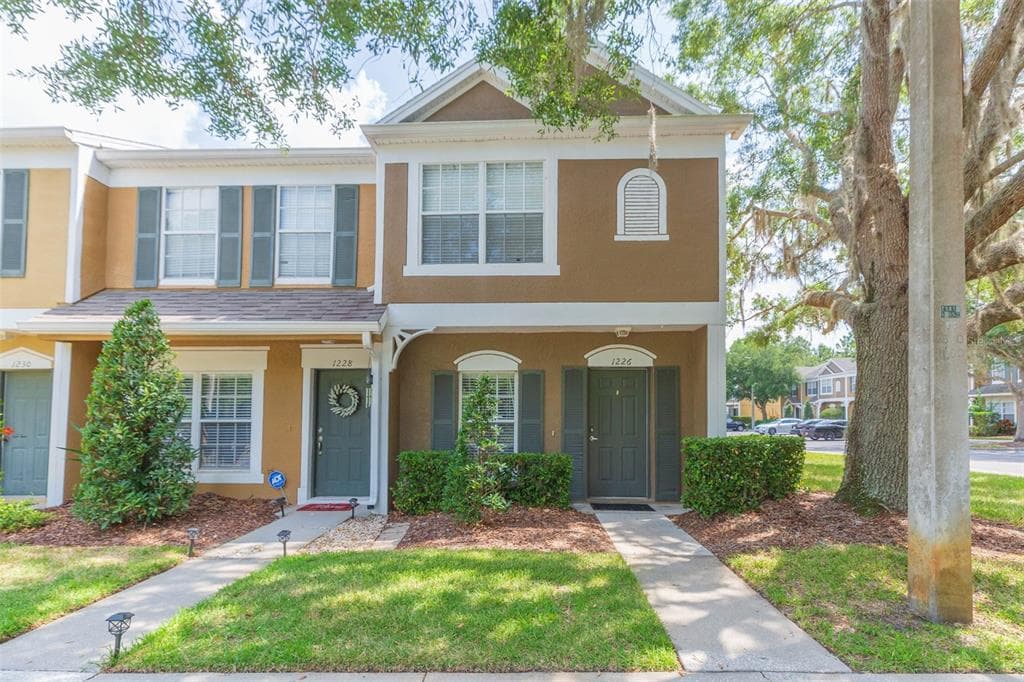 1226 THROCKMORTON DRIVE UNIT 1226 WESLEY CHAPEL, FL 33543