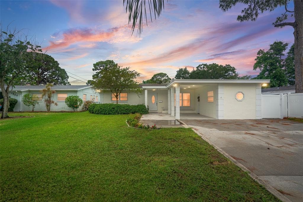 4870 VENETIAN BOULEVARD NE ST PETERSBURG, FL 33703