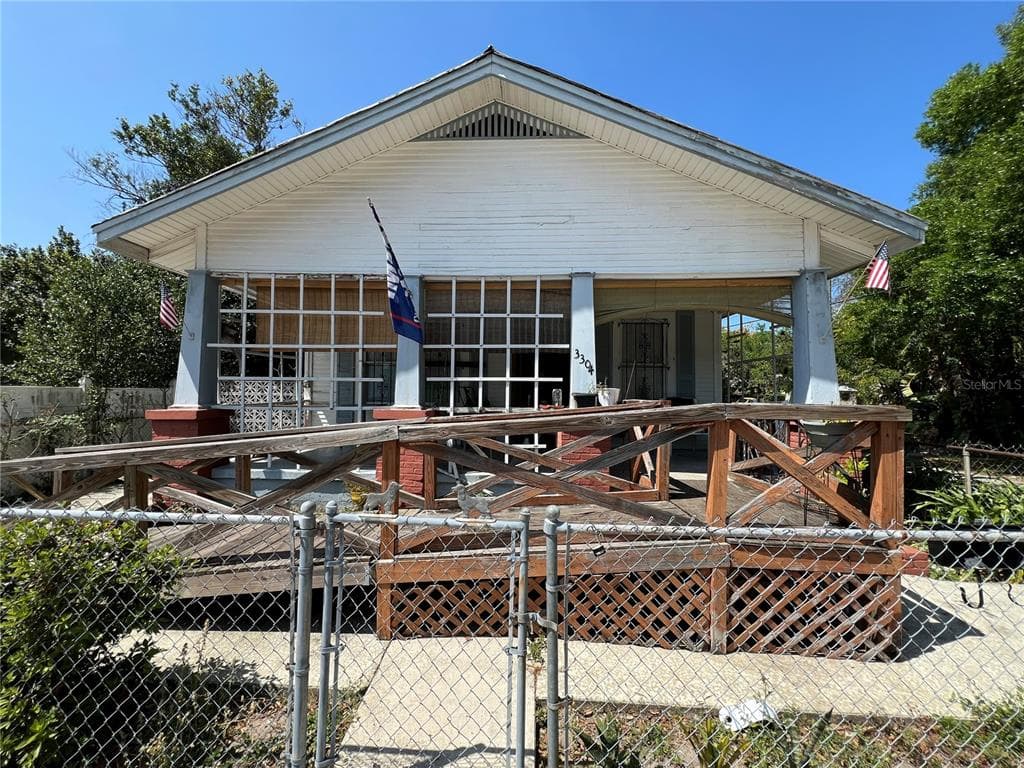 3304 N HIGHLAND AVENUE
