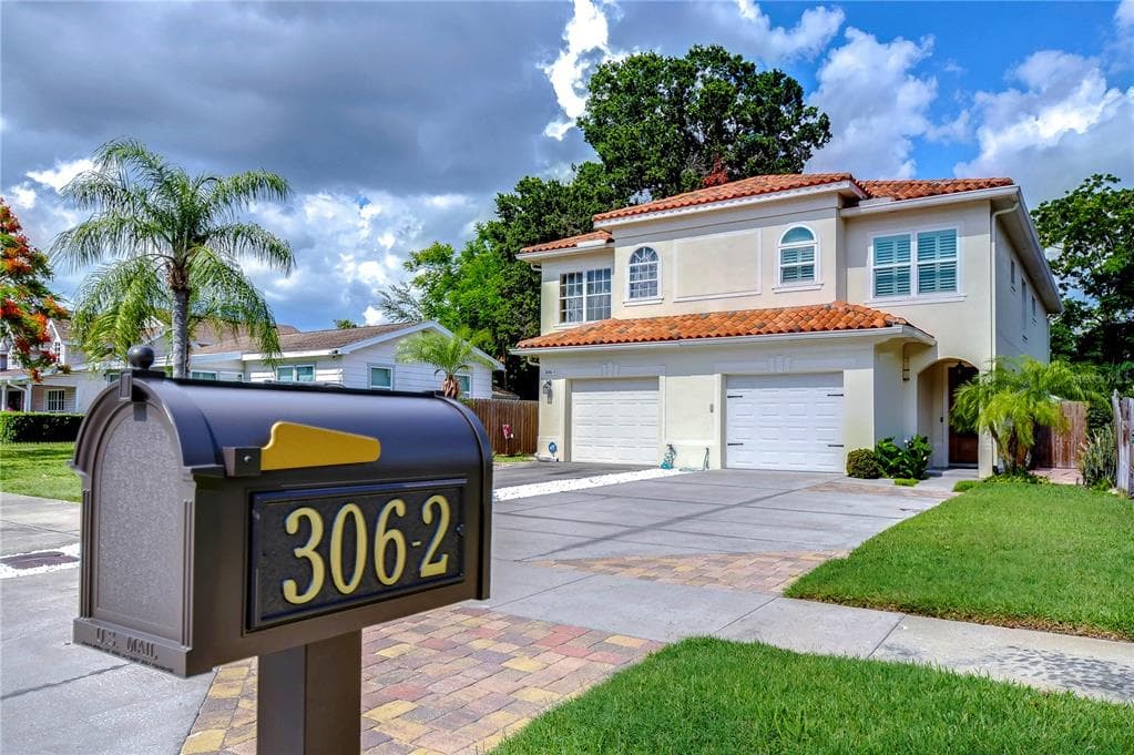306 S ARRAWANA AVENUE UNIT 2 TAMPA, FL 33609