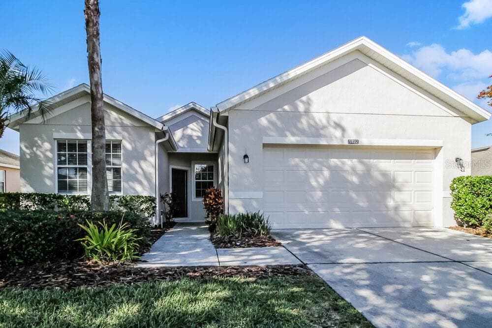 5122 TEMPIC DRIVE MOUNT DORA, FL 32757