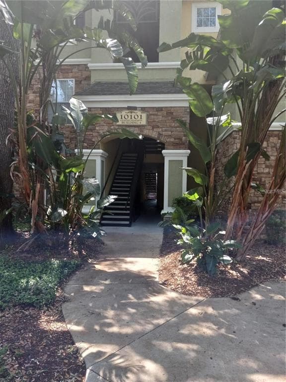 10101 COURTNEY PALMS BOULEVARD UNIT 201 TAMPA, FL 33619