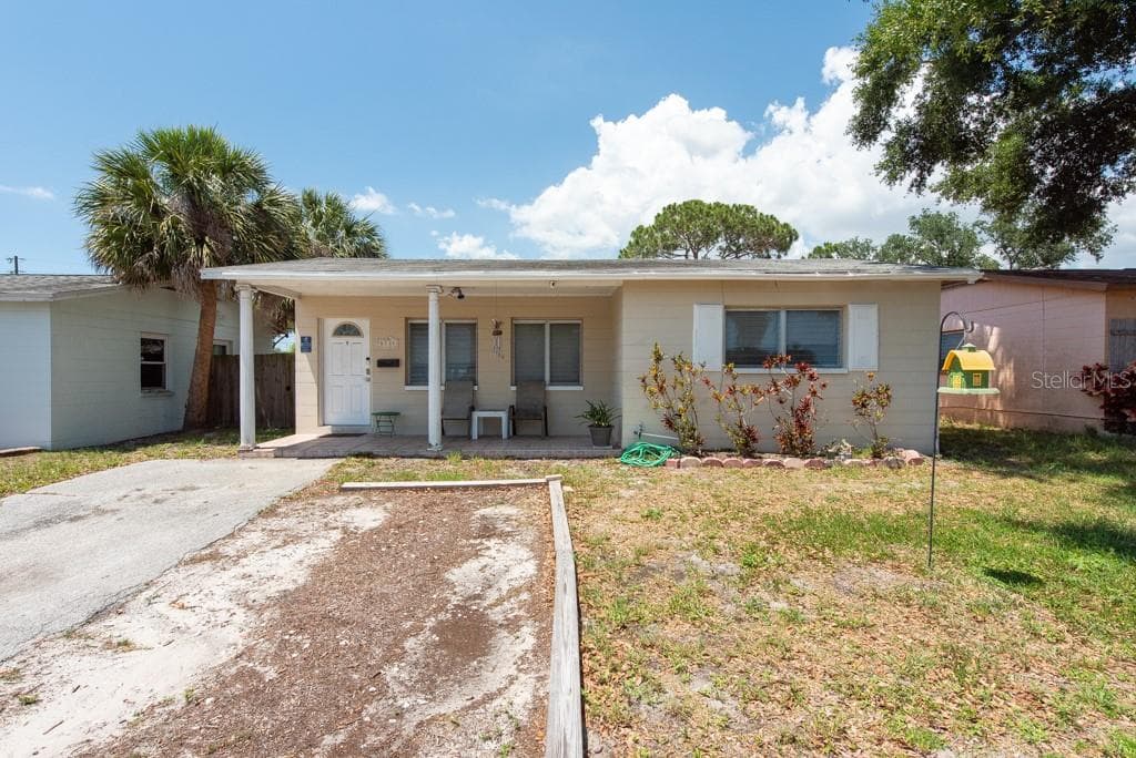 5735 BURLINGTON AVENUE N ST PETERSBURG, FL 33710