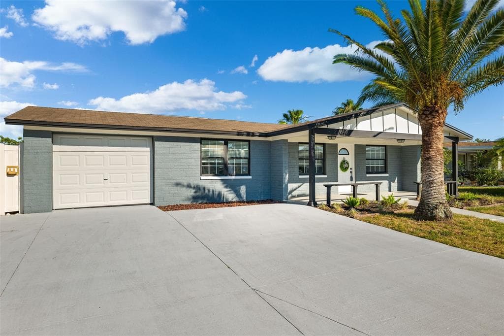 2604 SOCIETY DRIVE HOLIDAY, FL 34691