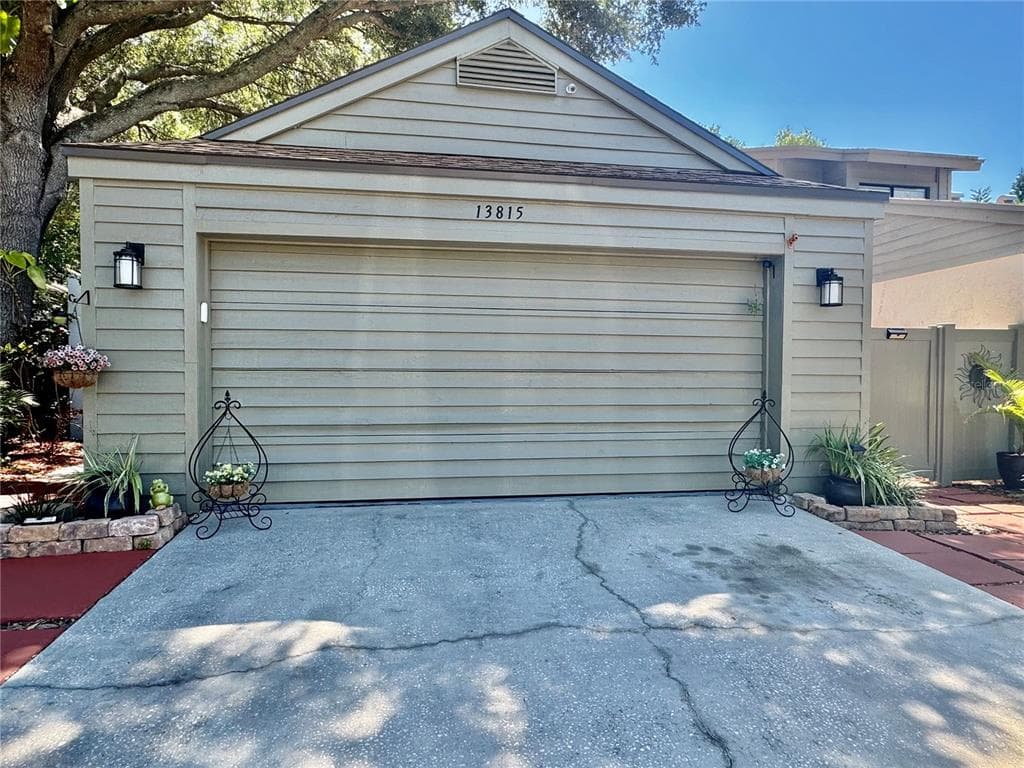 13815 LAZY OAK DRIVE UNIT NA TAMPA, FL 33613