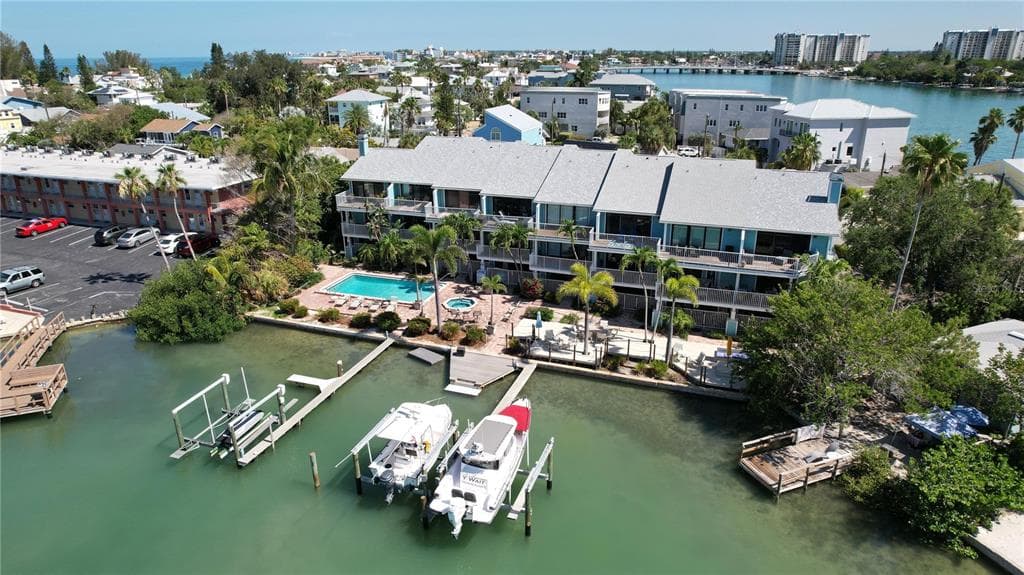 215 85TH AVENUE UNIT 3 TREASURE ISLAND, FL 33706