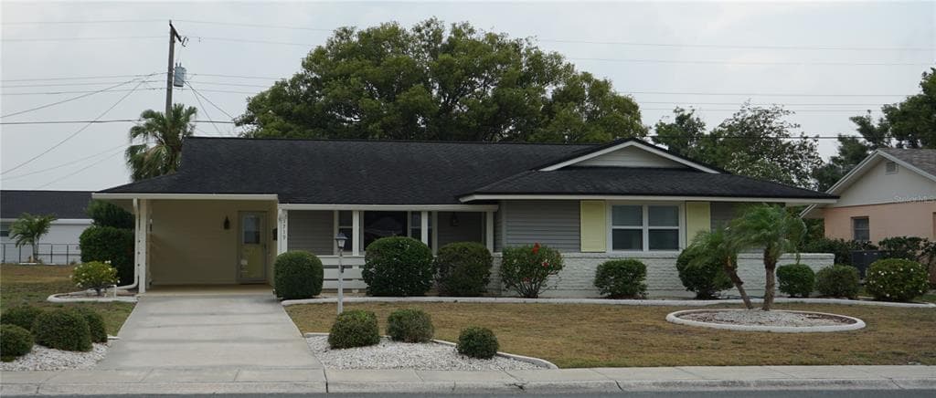 1719 COUNCIL DRIVE SUN CITY CENTER, FL 33573