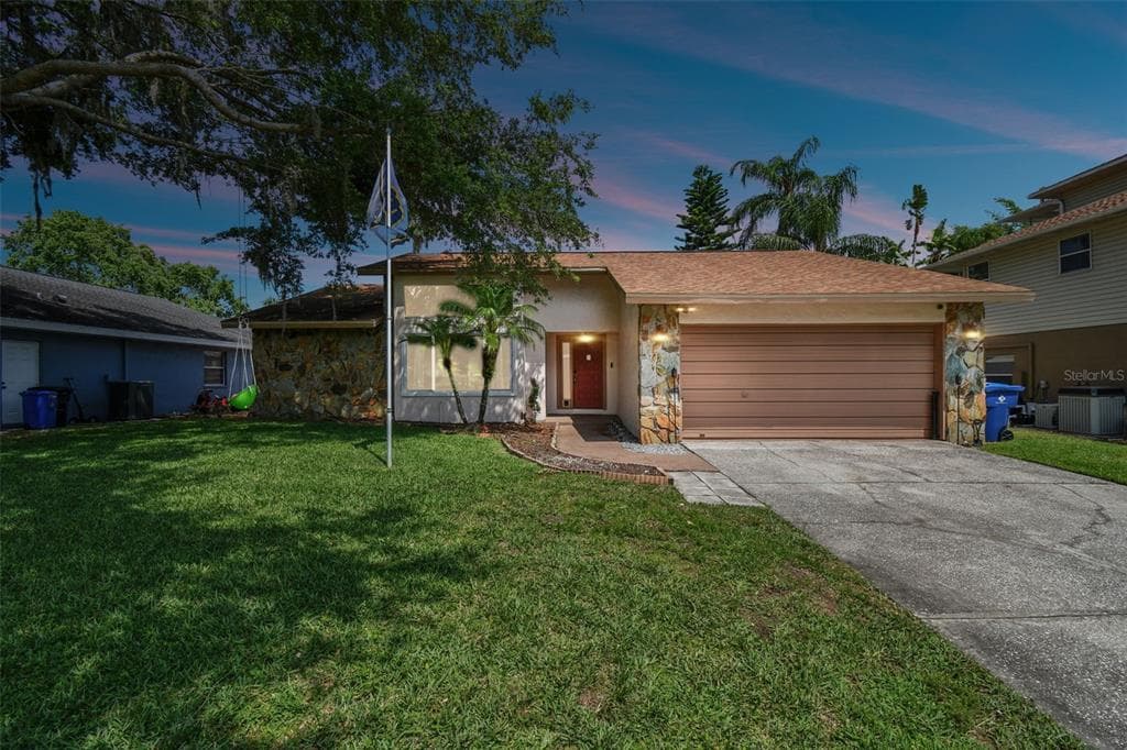 2424 W MARTHA LANE