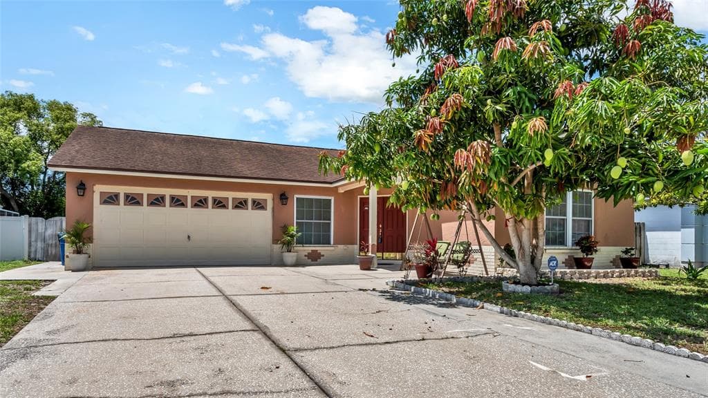 5918 TAYWOOD DRIVE TAMPA, FL 33624