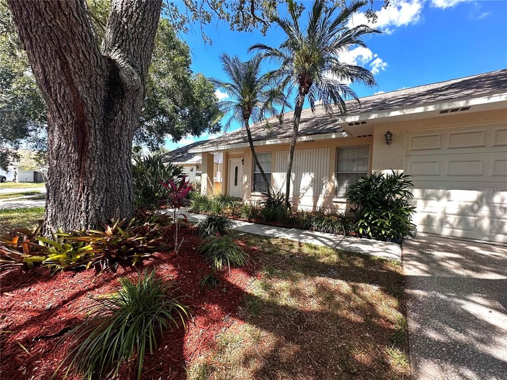 1523 HIGH KNOLL DRIVE