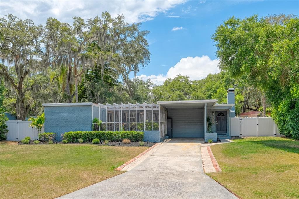 416 BERWICK AVENUE TEMPLE TERRACE, FL 33617