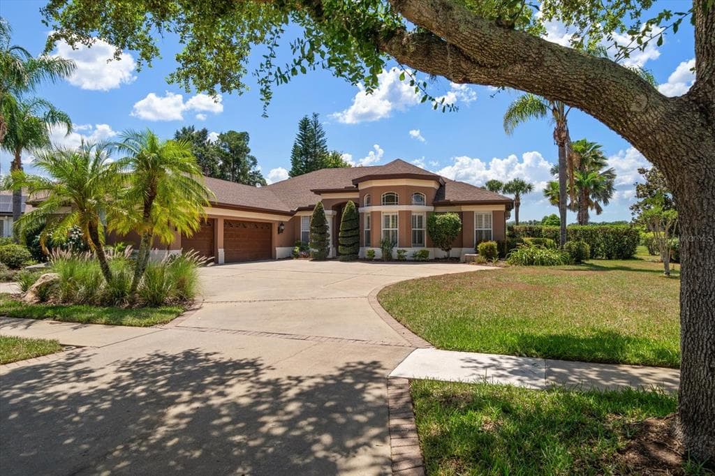 20847 BROADWATER DRIVE LAND O LAKES, FL 34638