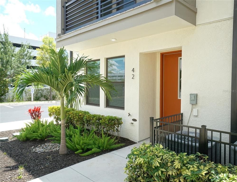 2511 N GRADY AVENUE UNIT 42 TAMPA, FL 33607