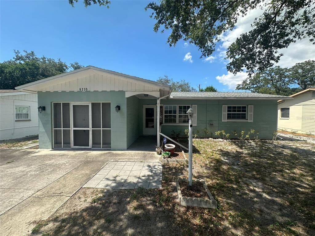 6235 51ST AVENUE N ST PETERSBURG, FL 33709